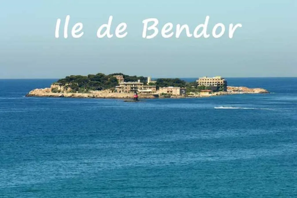Apartment Vue Mer 3 Mn A Pied De La Plage Lumineux Et Moderne Bandol